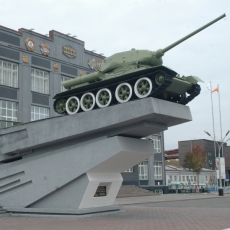 1973 - на Площади Побед установлен Танк Т-34