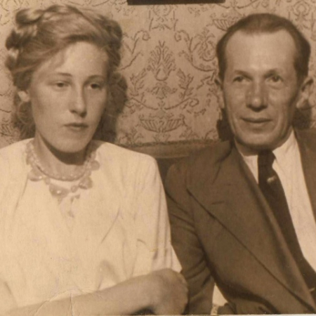 В.И. Шунков с дочерью Еленой. 1945. Из архива НКМ