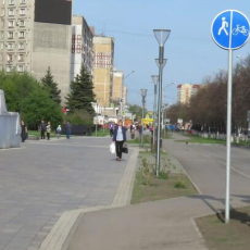 Май 2021. В Новокузнецке появилась первая настоящая велодорожка, длинна триста метров, на улице Кирова