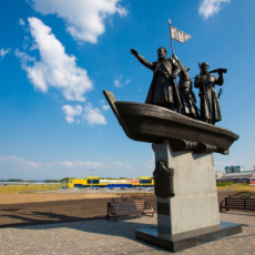 Памятник первопроходцам Земли Кузнецкой. Фото Ю. Лобачев