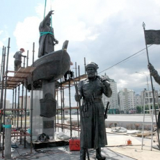 Памятник первопроходцам Земли Кузнецкой. Фото А. Бокин