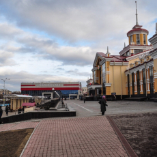 Привокзальная площадь. Транспортная улица. Фото - Ю. Лобачев