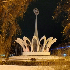 Улица Кирова. Памятник 