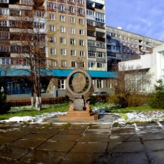 Улица Кирова. Памятник Копейке. Фото А. Завора