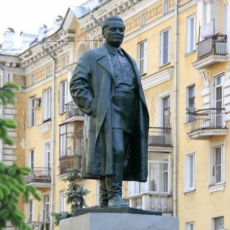 Памятник С. М. Кирову. Фото Ю. Лобачев 