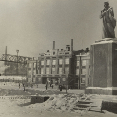 Памятник Сталину. Площадь Побед. Фото М. Трахмана. Из архива НКМ