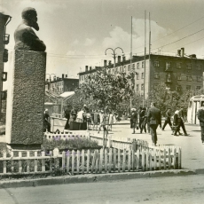 Памятник Обнорскому, 1967
