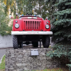 Проспект Пионерский. Пожарный автомобиль. Фото - А. Н. Завора