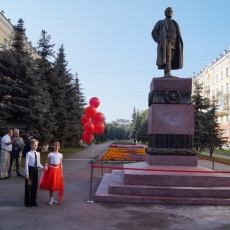 10 августа 2018 был торжественно открыт после реконструкции памятник Кирову