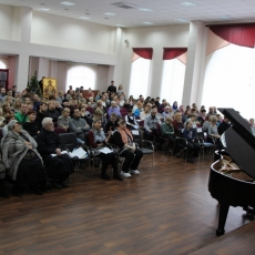 23 декабря 2018 года. В актовом зале Кузбасской православной семинарии работал фестиваль «Декабрьские вечера»