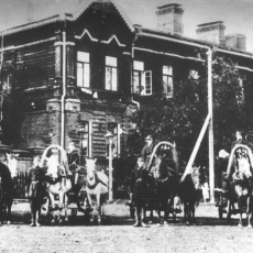 Пожарная команда у здания спиртового завода (1930-е гг.) Автор фото неизвестен