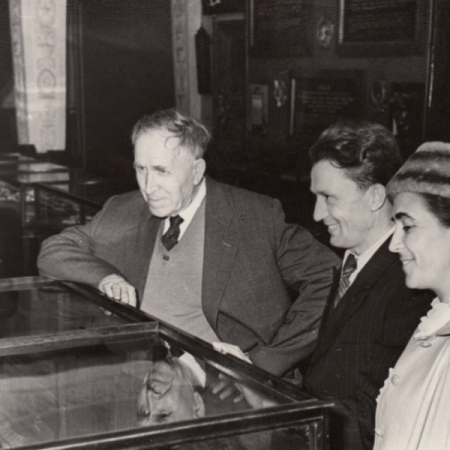 Бардин в научно-техническом музее КМК. 10.03.1958