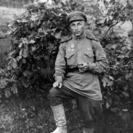 Ушаков Николай Григорьевич на командном пункте на Курской дуге. 1943