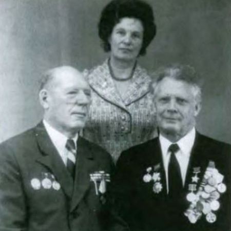 Шелковников Николай Романович с родными