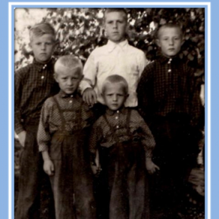 В. М. Неунывахин с братьями 1952 год