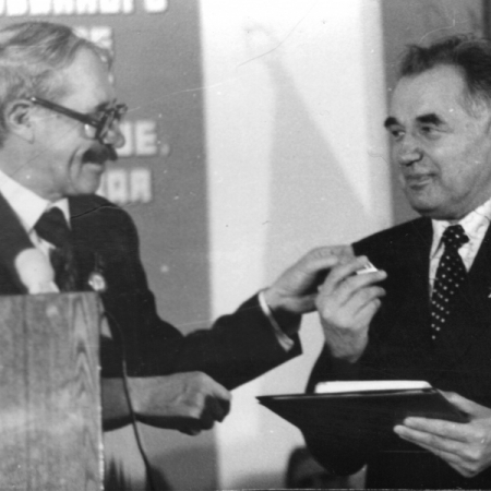 Декабрь 1981. 60-летие Сибгеолкома, слева Селятицкий Г. А.