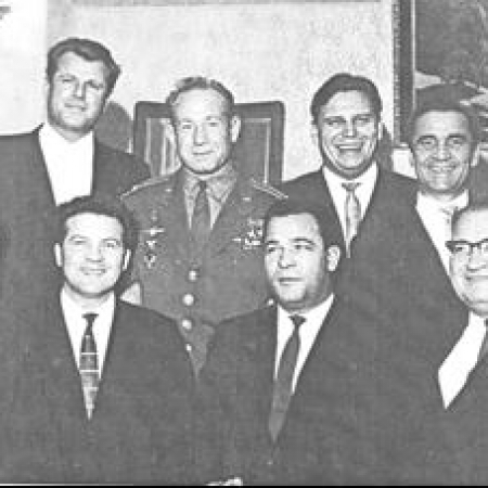 Слева направо: Н. С. Ермаков, В. И. Дёмин, Б. И. Мартынов, Н. С. Паренченко (сидят); Н. Ф. Бутянов, А. Т. Якунин, А. А. Леонов, Б. И. Окушко, Г. И. Сальников, И. Г. Белый (стоят). Ноябрь 1965