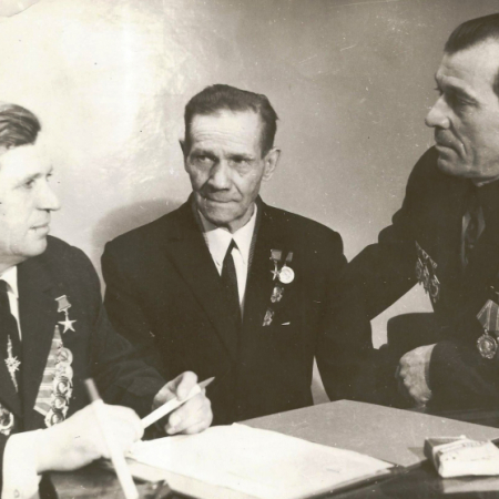 Сизых И. Е. (слева), Тузовский И. Д. (в центре), Монченко И. Ф. (справа). Из архива НКМ