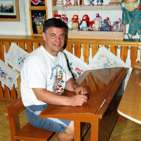 Е. Н. Крюков. В музее старины. Желтоногино, 2007