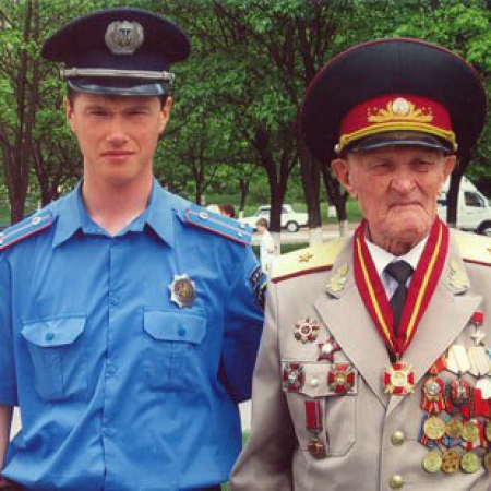 Василий Батеха с внуком Романом Батехой